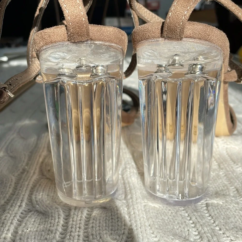 Women’s NOA 10 faux suede strappy clear plastic/lucite chunky 4.25” heels - Picture 4 of 12